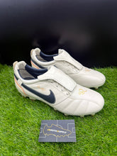 Load image into Gallery viewer, Nike Tiempo Ronaldinho R10 Pearl FG