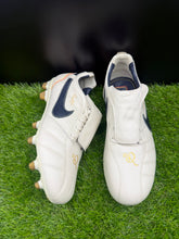 Load image into Gallery viewer, Nike Tiempo Ronaldinho R10 Pearl FG