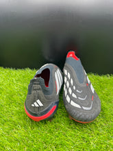 Load image into Gallery viewer, Adidas Predator Elite Laceless FG
