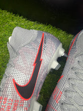 Load image into Gallery viewer, Nike Mercurial Superfly 7 Elite SG-Pro
