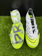 Load image into Gallery viewer, Adidas Predator Elite SG
