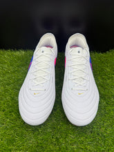 Load image into Gallery viewer, Nike Tiempo Maestro Elite AG
