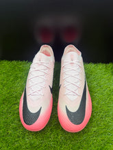 Load image into Gallery viewer, Nike Mercurial Vapor 15 Elite FG
