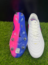Load image into Gallery viewer, Nike Tiempo Maestro Elite SG-Pro
