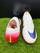 Load image into Gallery viewer, Nike Mercurial Vapor 16 Elite FG

