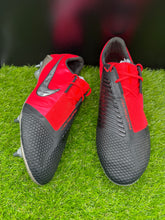 Load image into Gallery viewer, Nike Phantom Venom Elite SG-Pro
