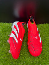 Load image into Gallery viewer, Adidas Predator Elite Laceless FG
