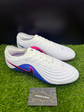 Load image into Gallery viewer, Nike Tiempo Maestro Elite SG-Pro

