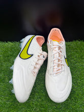 Load image into Gallery viewer, Nike Tiempo Legend 9 Elite SG Anti-Clog
