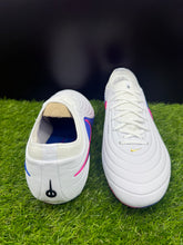 Load image into Gallery viewer, Nike Tiempo Maestro Elite SG-Pro
