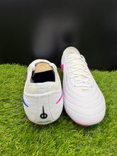Load image into Gallery viewer, Nike Tiempo Maestro Elite FG
