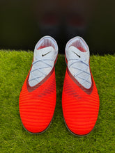 Load image into Gallery viewer, Nike Phantom 6 Low Elite FG
