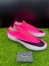 Load image into Gallery viewer, Nike Mercurial Vapor 17 Elite FG
