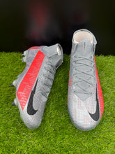 Load image into Gallery viewer, Nike Mercurial Superfly 7 Elite SG-Pro
