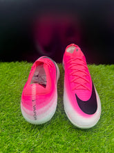 Load image into Gallery viewer, Nike Mercurial Vapor 17 Elite FG
