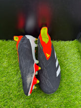 Load image into Gallery viewer, Adidas Predator Elite Laceless SG
