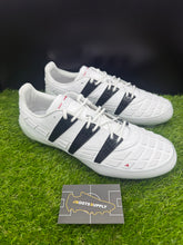 Load image into Gallery viewer, Adidas Predator 94 Reverse FG
