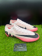 Load image into Gallery viewer, Nike Mercurial Vapor 15 Elite FG

