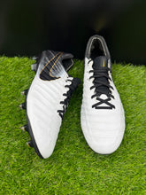 Load image into Gallery viewer, Nike Tiempo Legend 7 Elite FG
