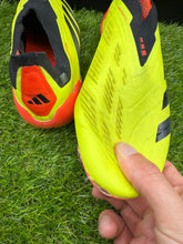 Load image into Gallery viewer, Adidas Predator Elite Laceless FG
