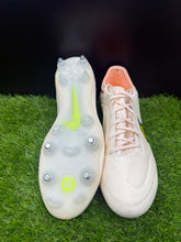 Load image into Gallery viewer, Nike Tiempo Legend 9 Elite SG Anti-Clog
