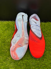 Load image into Gallery viewer, Nike Phantom 6 Low Elite FG
