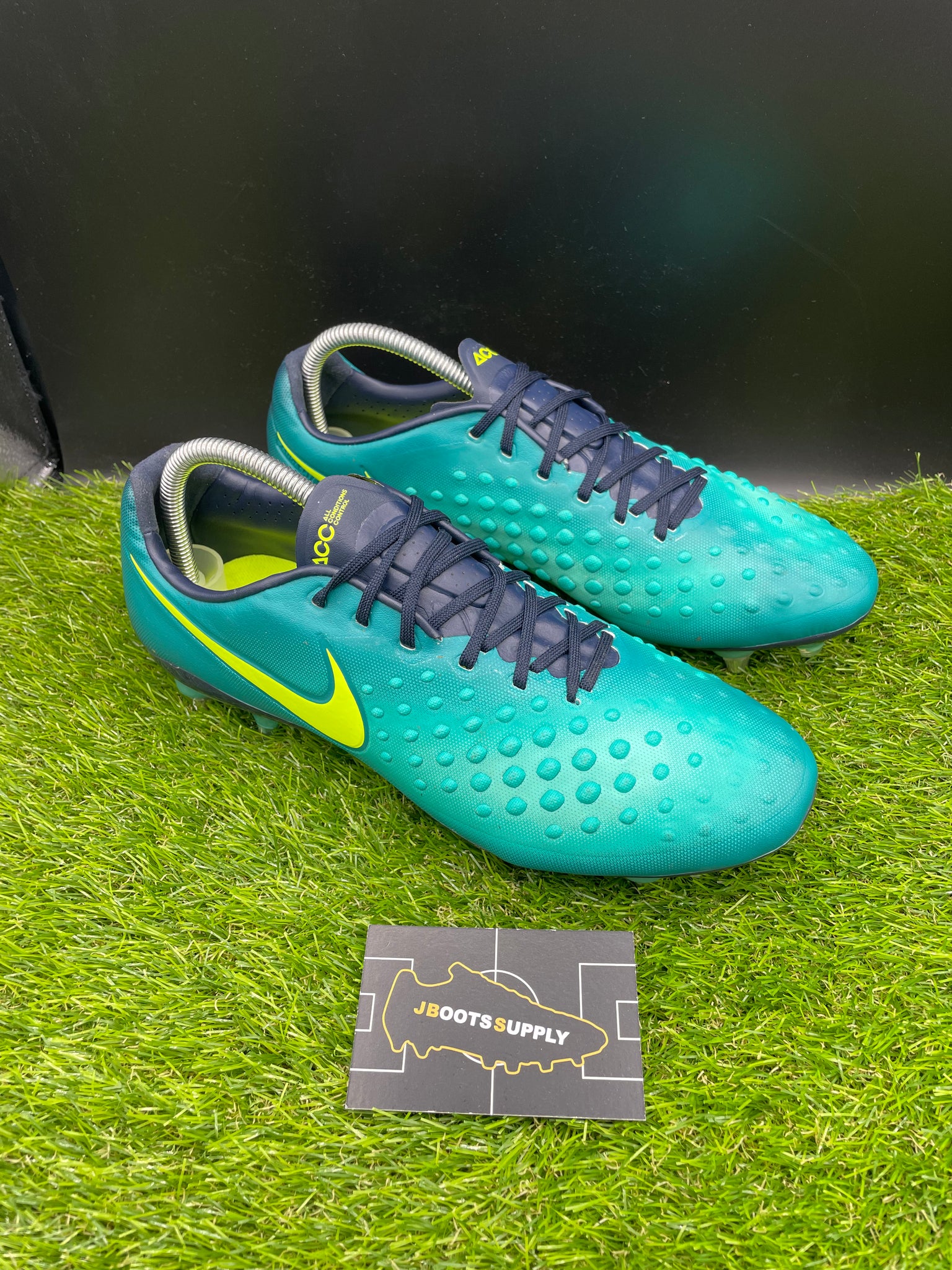 Nike magista hot sale opus 2 cheap