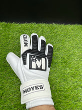 Load image into Gallery viewer, Moyes GK Classic - Classic Style GK Glove
