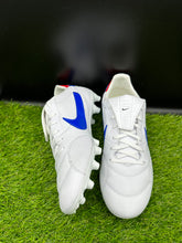 Load image into Gallery viewer, The Nike Premier III FG
